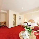 Garner - Main Station By Ihg Hotel